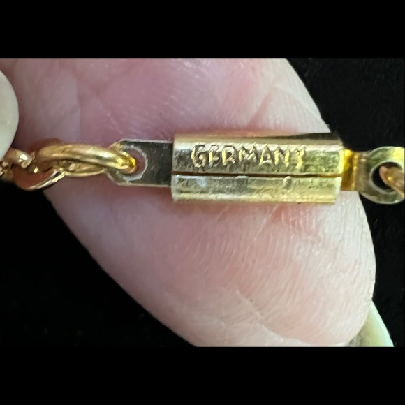 Vintage BSK Gold-Plated Adventurine Pendant/Necklace - Picture 5 of 7